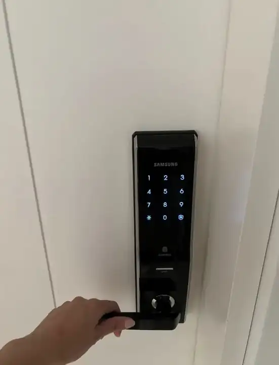 Cerradura digital con teclado numérico